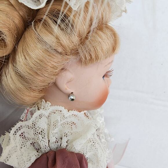 Porcelain Anastasia "Missy" Fine Bisque Cynthia Woodie Heritage Dolls 12" Tall - Picture 12 of 15